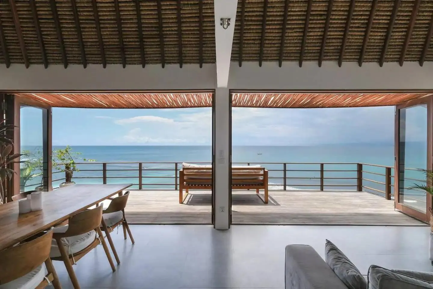 Beachfront Sunset Heaven Villa Pecatu